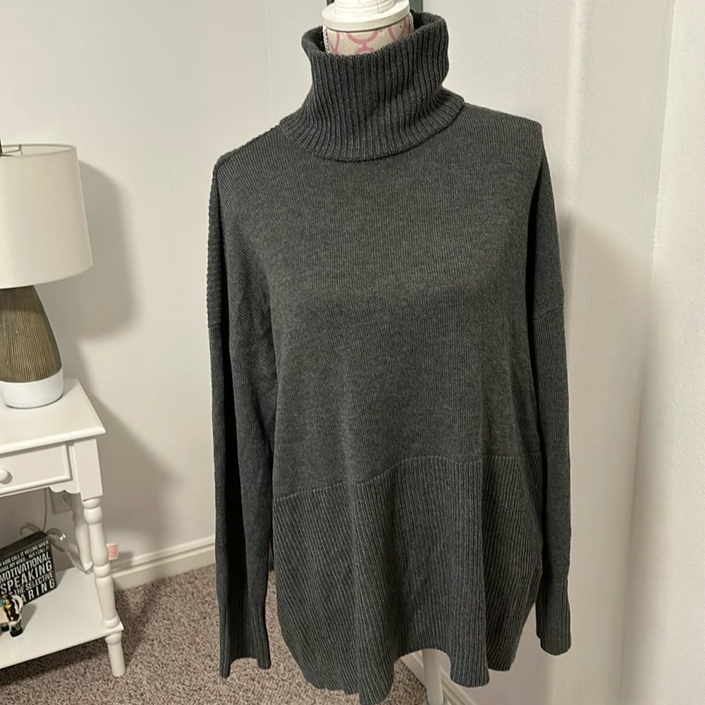 Lou &Grey XL grey turtle neck sweater in excellent condition